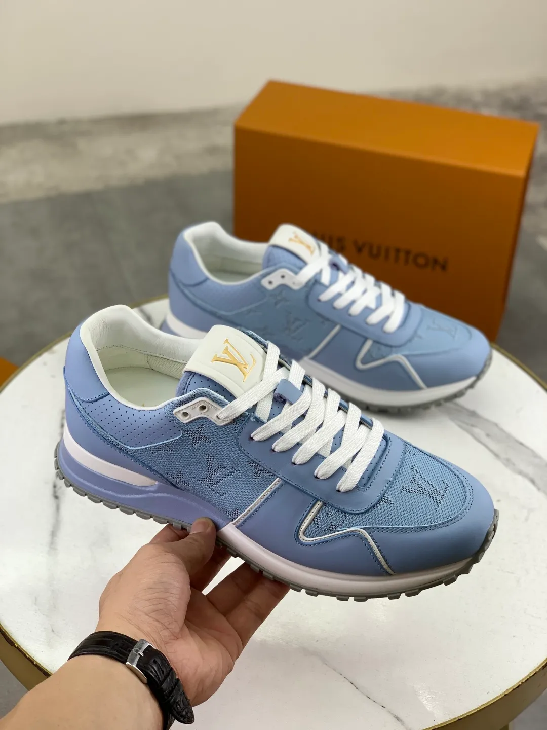 Men's men's shoes 💰P680 new style 💶[LOUIS VUITTON] (original order) new style 🍀LV Louis Vuitton * - top version of LV classic trendy shoes! Made of imported original cowhide and water-dyed cowhide lining. The latest original wear-resistant rubber combination outsole! High quality products! Multiple colors available, code number: 38-44 (45 46 customized)